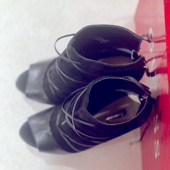 Black GUESS Ayana ankle boots - Picture 4 of 5